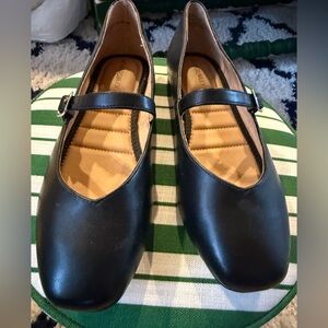 Cynthia Rowley Maryjane Flats Black Sz9 Never worn
Very comfortable